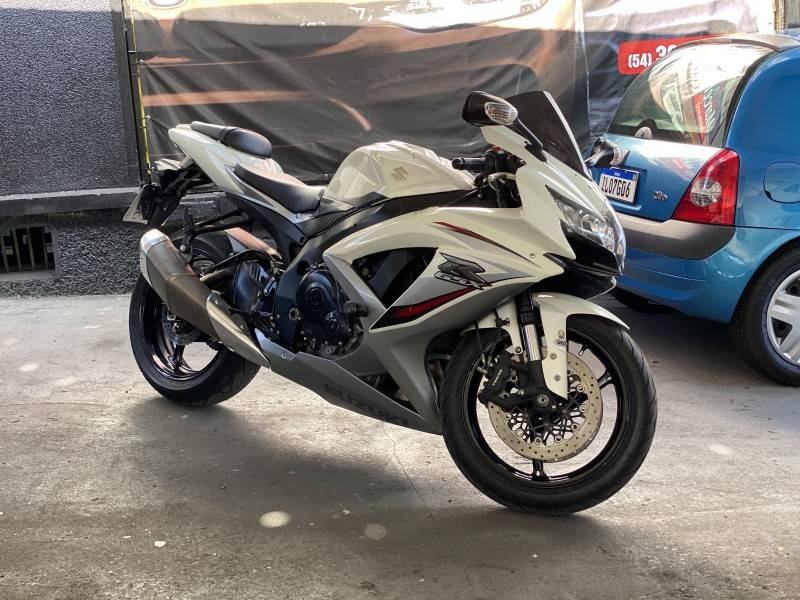 SUZUKI - GSX - 2011/2011 - Branca - R$ 42.900,00