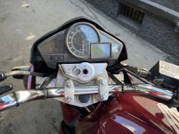 HONDA - CB 300R - 2011/2011 - Vermelha - R$ 13.500,00