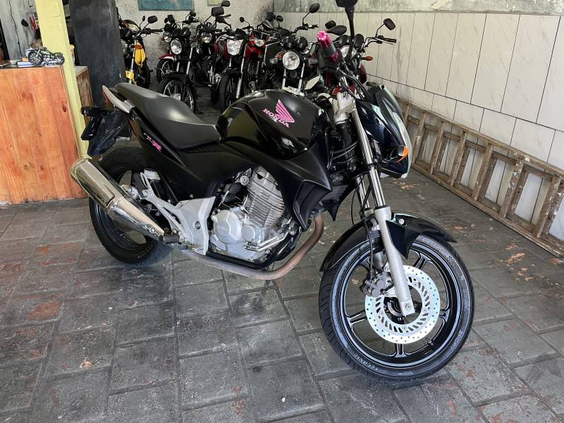 HONDA - CB 300R - 2012/2012 - Preta - R$ 14.200,00
