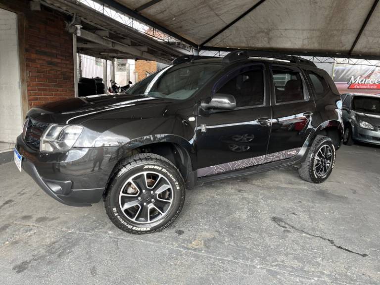 RENAULT - DUSTER - 2016/2016 - Preta - R$ 60.900,00