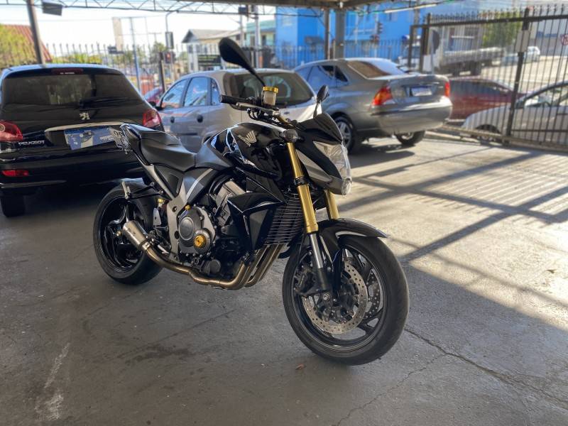 HONDA - CB 1000R - 2012/2012 - Preta - R$ 44.900,00
