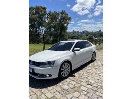 VOLKSWAGEN - JETTA - 2014/2014 - Branca - R$ 72.900,00