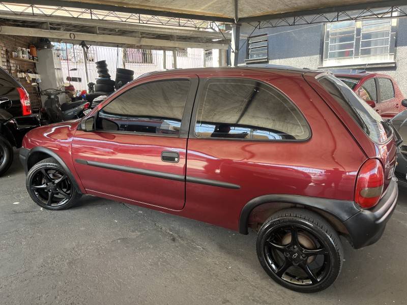 CHEVROLET - CORSA - 1996/1996 - Vermelha - R$ 15.500,00