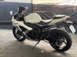 SUZUKI - GSX - 2011/2011 - Branca - R$ 42.900,00