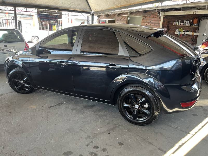 FORD - FOCUS - 2009/2009 - Preta - R$ 36.000,00