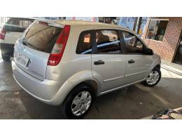 FORD - FIESTA - 2003/2003 - Prata - R$ 18.500,00