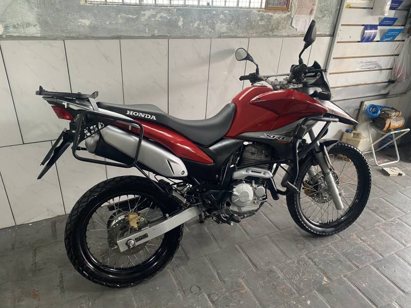 HONDA - XRE 300 - 2010/2011 - Vermelha - R$ 16.500,00