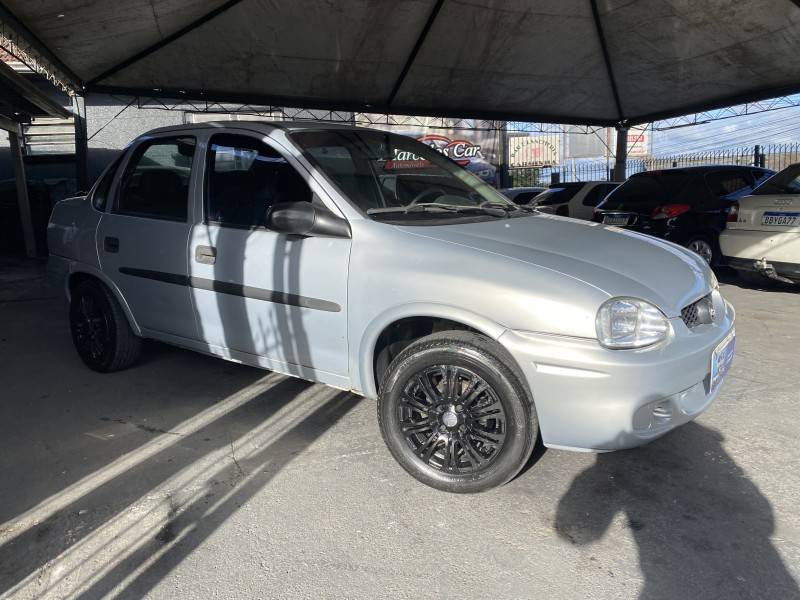 CHEVROLET - CORSA - 2001/2001 - Prata - R$ 17.500,00