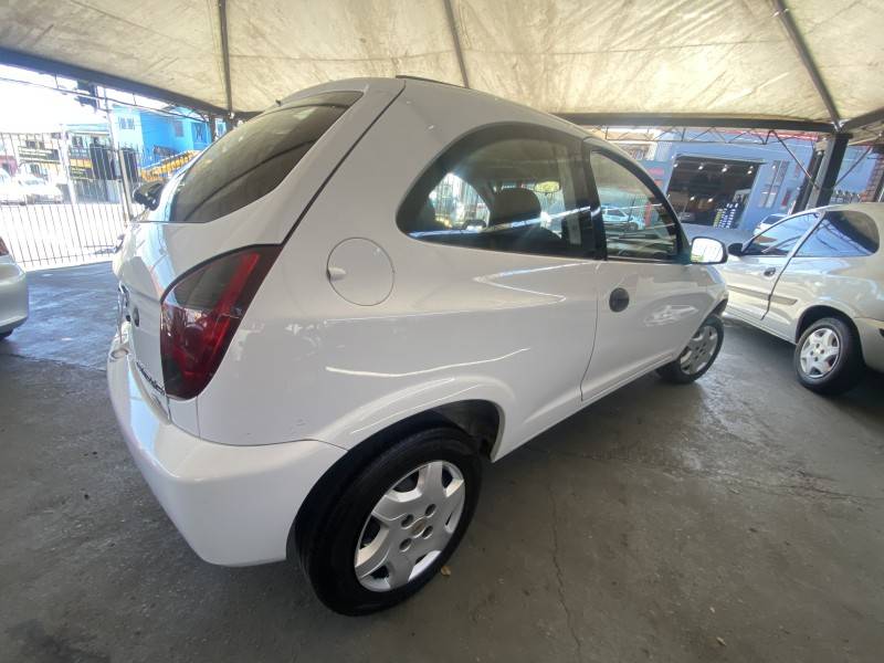 CHEVROLET - CELTA - 2012/2012 - Branca - R$ 21.900,00