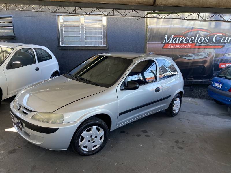 CHEVROLET - CELTA - 2003/2003 - Cinza - R$ 15.500,00