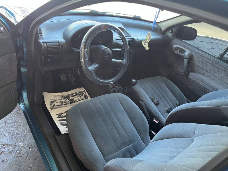 CHEVROLET - CORSA - 1996/1996 - Azul - R$ 16.900,00