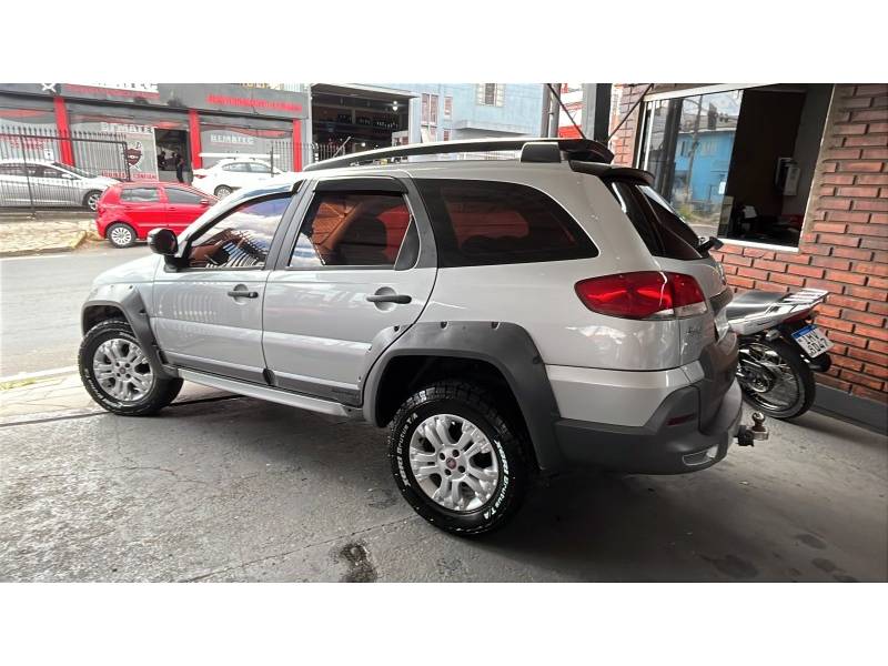FIAT - PALIO - 2012/2012 - Prata - R$ 43.900,00