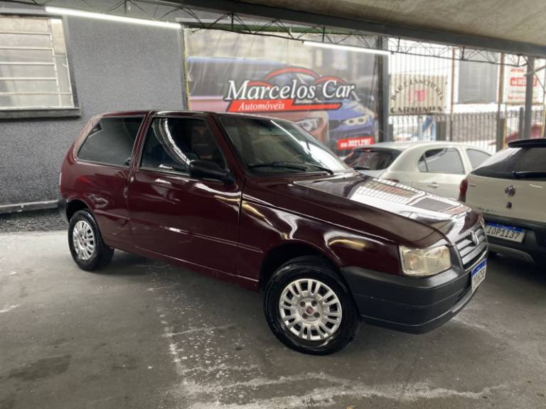 FIAT - UNO - 2004/2005 - Vermelha - R$ 16.900,00