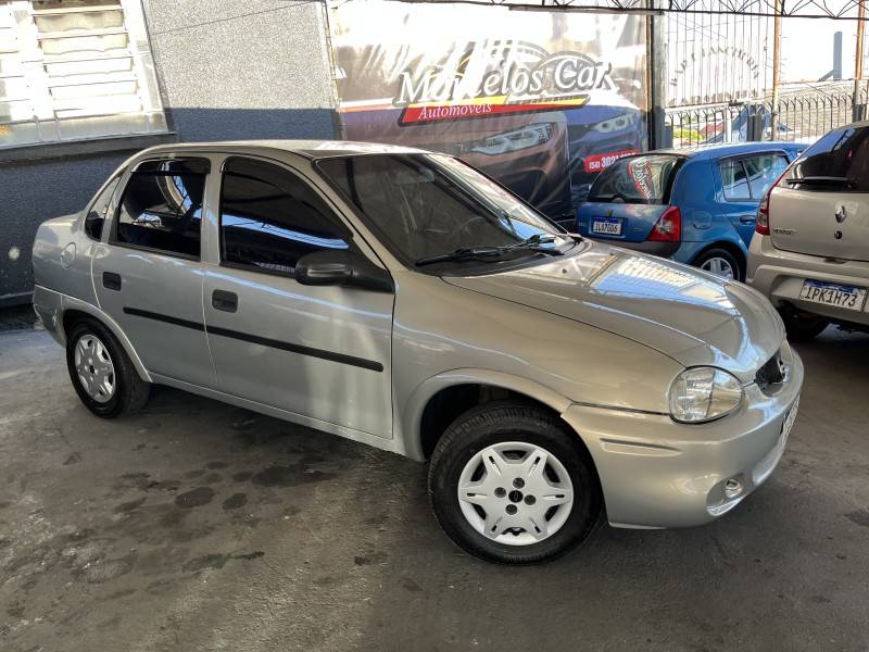 CHEVROLET - CORSA - 2004/2004 - Cinza - R$ 20.900,00