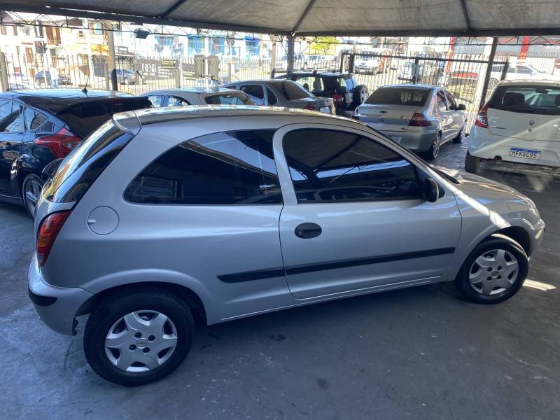 CHEVROLET - CELTA - 2003/2003 - Cinza - R$ 15.500,00