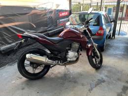 HONDA - CB 300R - 2011/2011 - Vermelha - R$ 13.500,00