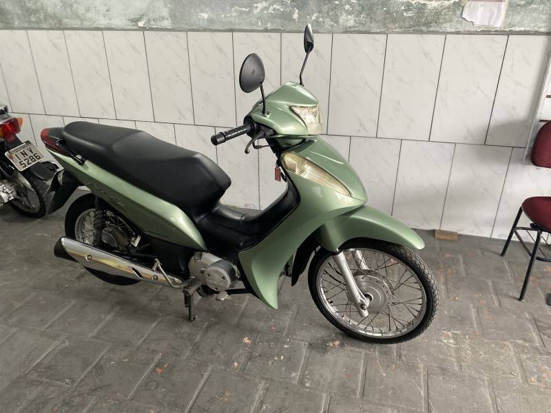 HONDA - BIZ 125 - 2011/2011 - Verde - R$ 11.000,00
