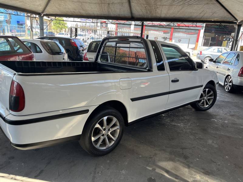 VOLKSWAGEN - SAVEIRO - 2001/2001 - Branca - R$ 26.900,00