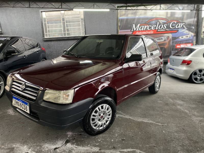 FIAT - UNO - 2004/2005 - Vermelha - R$ 16.900,00